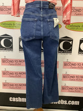 Cargar imagen en el visor de la galería, NWT Designer MAVI High Rise Crop Flare Jeans (Size W32/L27)
