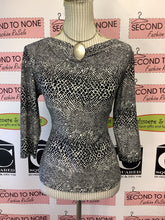 Load image into Gallery viewer, Vintage Brochure Reptilian 3/4 Sleeve (Size M)
