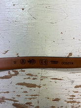 Cargar imagen en el visor de la galería, Made in Canada Black Leather Basic Belt (Size 42)
