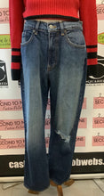 Load image into Gallery viewer, Modern America Dad Jeans (Size 28)
