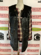 Load image into Gallery viewer, Faux Fur Animal Print Vest (Size L)

