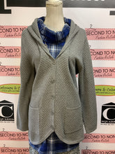 Cargar imagen en el visor de la galería, NWT Urban Cotton Plus Size Grey Cardigan (Size M)
