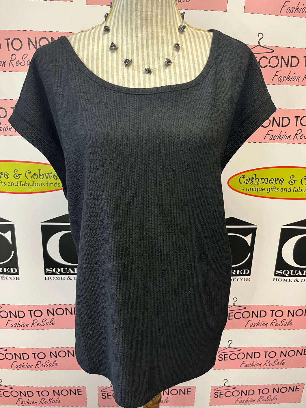 NWT Cleo Black Top (Size L)