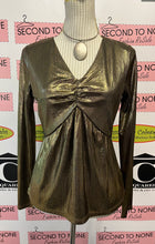 Cargar imagen en el visor de la galería, NWT Michael Kors Gold Shimmer Top (Size S)
