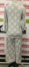 Load image into Gallery viewer, Flora Nikrooz Pajama Set (Size M)
