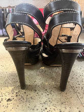 Cargar imagen en el visor de la galería, Coach Platform Strappy Heels (Size 9)
