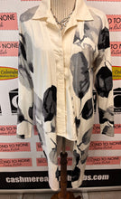 Charger l'image dans la galerie, Grey Floral Duster Cardigan (Size L)
