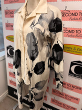 Charger l'image dans la galerie, Grey Floral Duster Cardigan (Size L)
