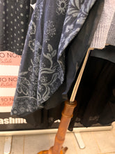 Charger l'image dans la galerie, Reborn Paisley &amp; Polkadot Cardigan (Size M)
