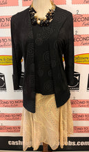 Charger l'image dans la galerie, VMI 2 PC Black Swirl Tank &amp; Cardigan (Size M/L)
