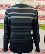 Cargar imagen en el visor de la galería, ALIA Studded + Striped Knit Top (Size M Petite)

