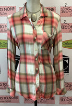 Load image into Gallery viewer, GAP Single Pocket Plaid Buttoned Top (Size S)
