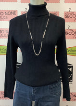 Load image into Gallery viewer, Ribbed Turtleneck (Size L)
