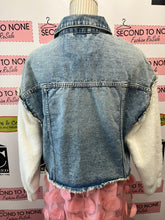 Charger l&#39;image dans la galerie, Bluenotes Faux-Fur Sleeve Denim Jacket (Size M)
