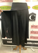 Cargar imagen en el visor de la galería, NWT Oliver Jung Black Palazzo Pants (Size XS)
