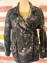 Load image into Gallery viewer, Tie-Dye Linen-Blend Utility-Style Jacket (Size S)
