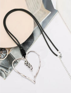 Rhinestone Heart Necklace (2 Colours)