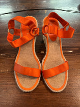 Load image into Gallery viewer, Ralph Lauren Creamsicle Wedges (Size 10)
