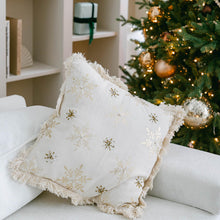 Cargar imagen en el visor de la galería, Winter Wonderland Sparkly Pillow
