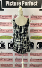 Load image into Gallery viewer, Black &amp; White Printed Tank (Size L)
