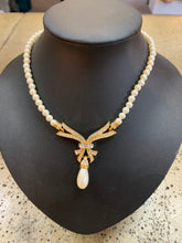 Load image into Gallery viewer, Gold Pearl Necklace &amp; Earrings Set
