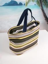 Load image into Gallery viewer, Insulated Lunch Bags (Only 2 Styles Left)
