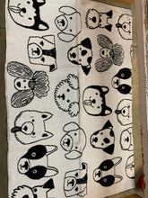 Load image into Gallery viewer, Dog Faces Cotton Throw

