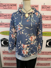 Cargar imagen en el visor de la galería, Top Floral Con Capucha (Talla XL)
