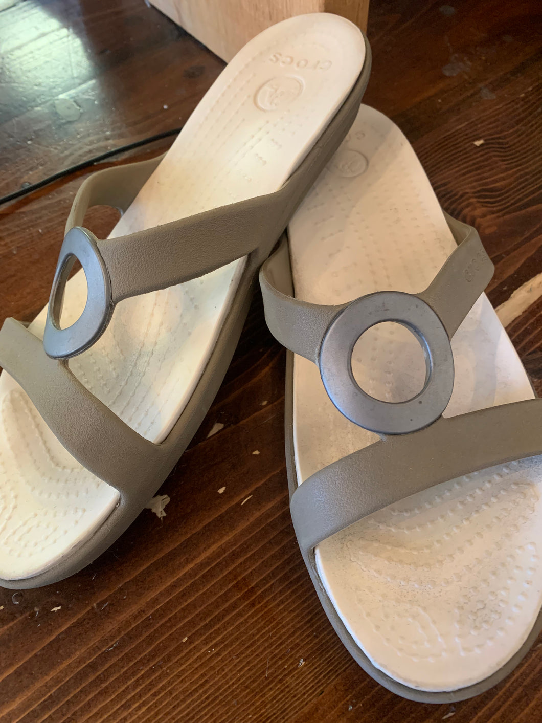 Crocs Ring Design Sandals (Size 9)