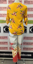 Load image into Gallery viewer, Guess Yellow Floral Polka Dot Top (M)
