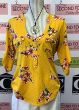 Load image into Gallery viewer, Guess Yellow Floral Polka Dot Top (M)
