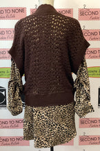 Charger l&#39;image dans la galerie, Allison Taylor Chocolat Crochet Cardigan (Taille XL)
