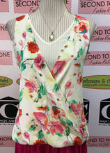 Load image into Gallery viewer, Rose + Olive Floral Print Top (Size XS)
