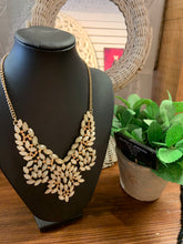 Load image into Gallery viewer, Opulent Gold Necklace
