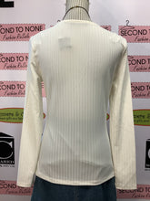 Load image into Gallery viewer, NWT Suzy Shier Cream Top (Size M)
